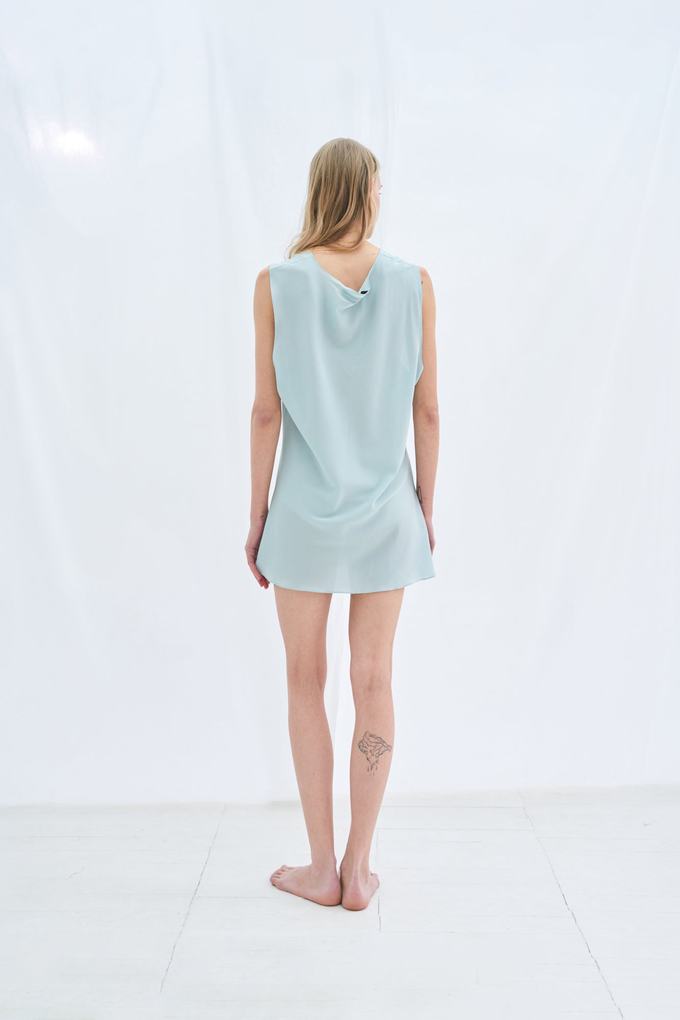 Long blue top