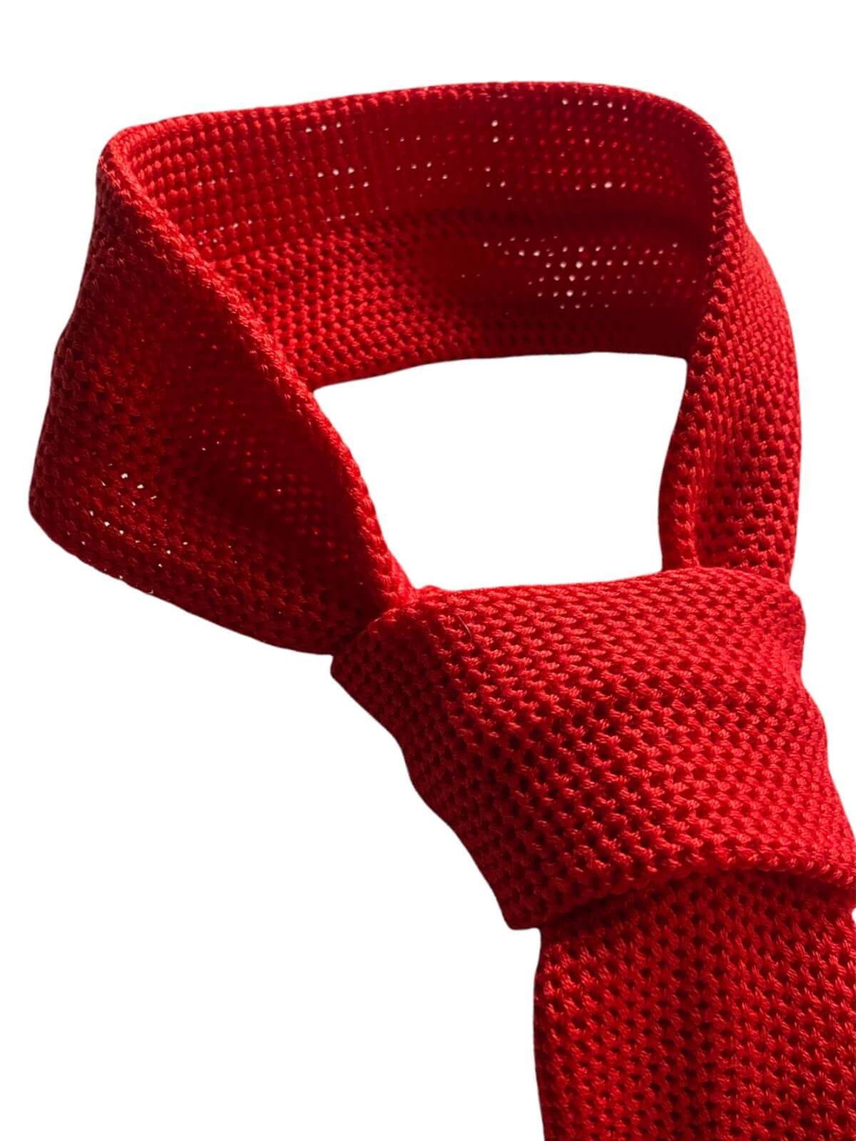 Red tie-scarf