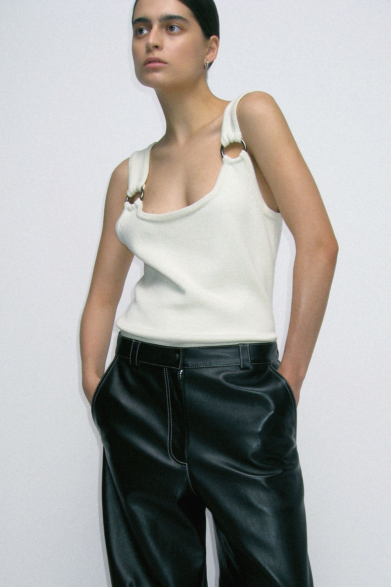 Anneau supérieur blanc