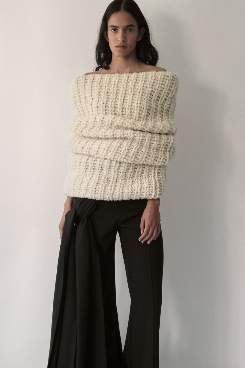 Butter White Gigantic Bouclé Muff