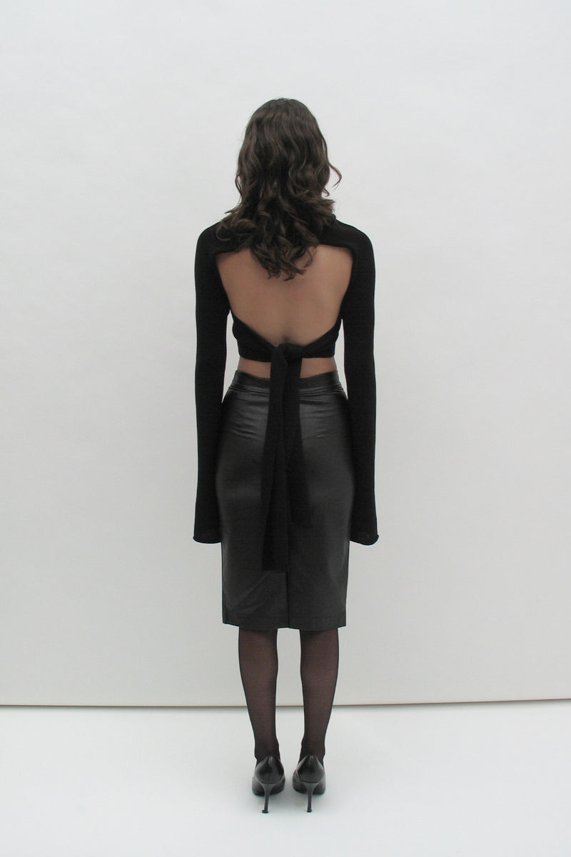 Crossover black straps top