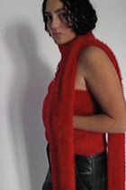 le rouge scarf